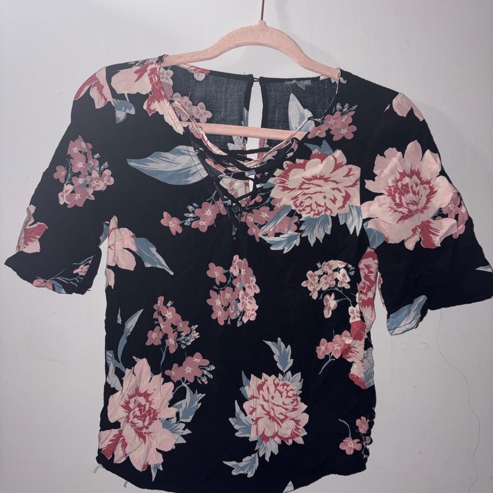 Charlotte Russe Black Floral Lace-Up V-Neck Blouse with Keyhole Neck In the Back